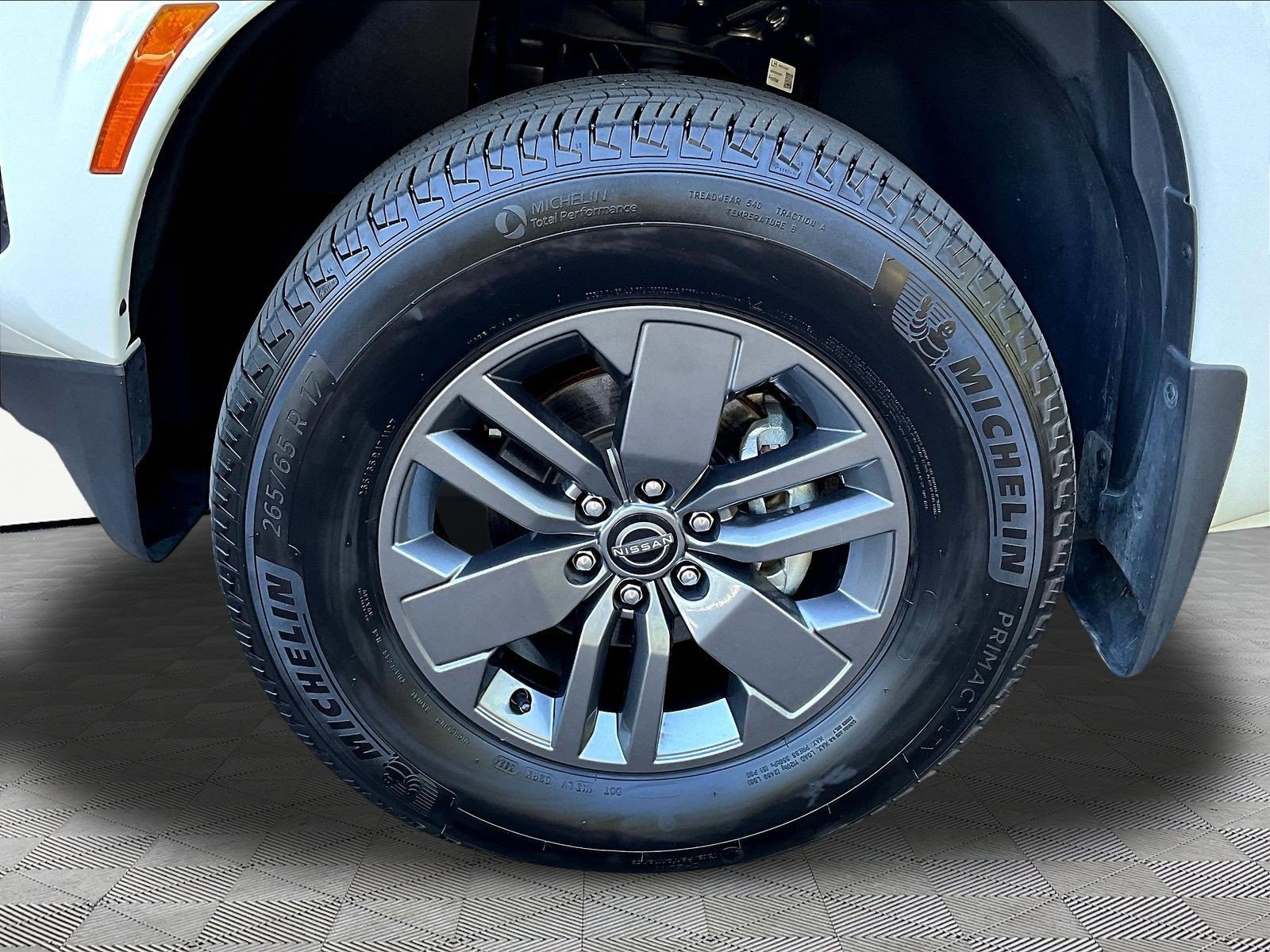 Used 2025 Nissan Frontier SV AWD/4WD image 34