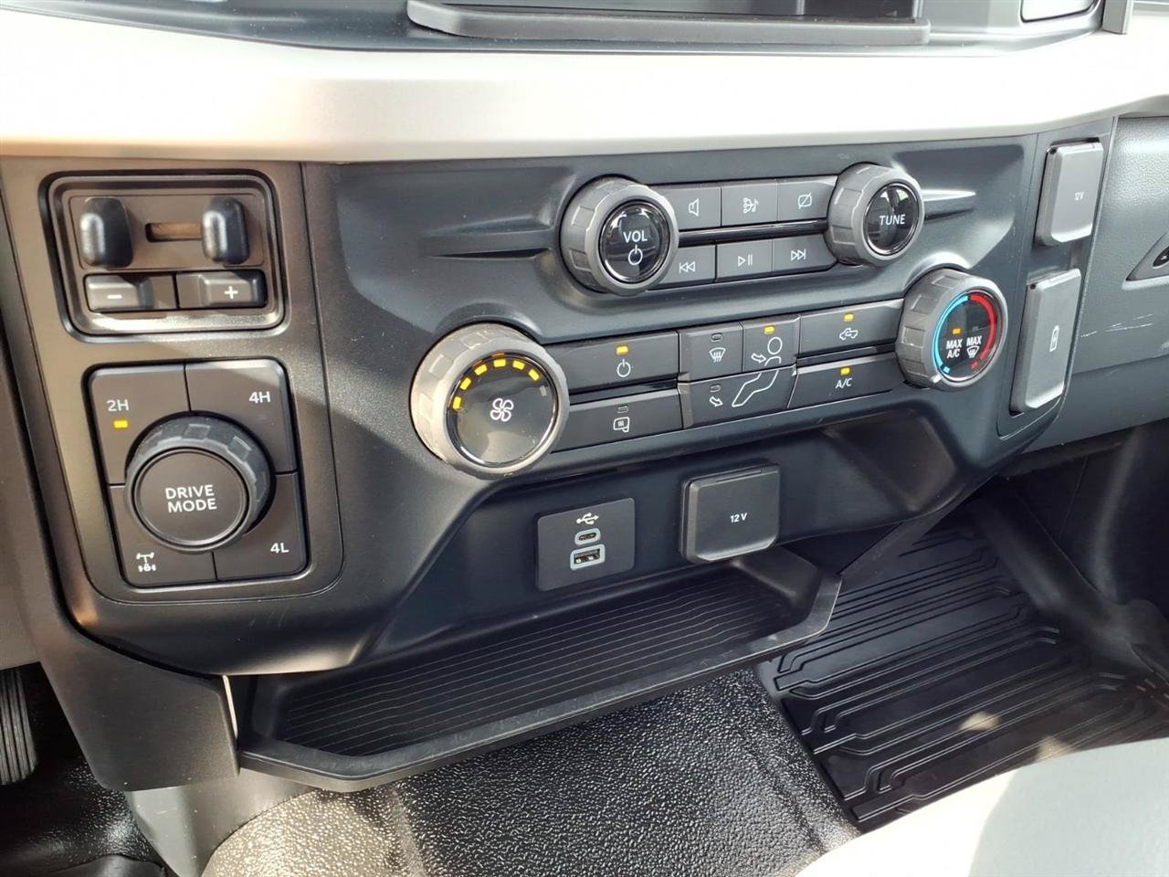 Used 2023 Ford F250 XL w/ XL Chrome Package AWD/4WD image 24