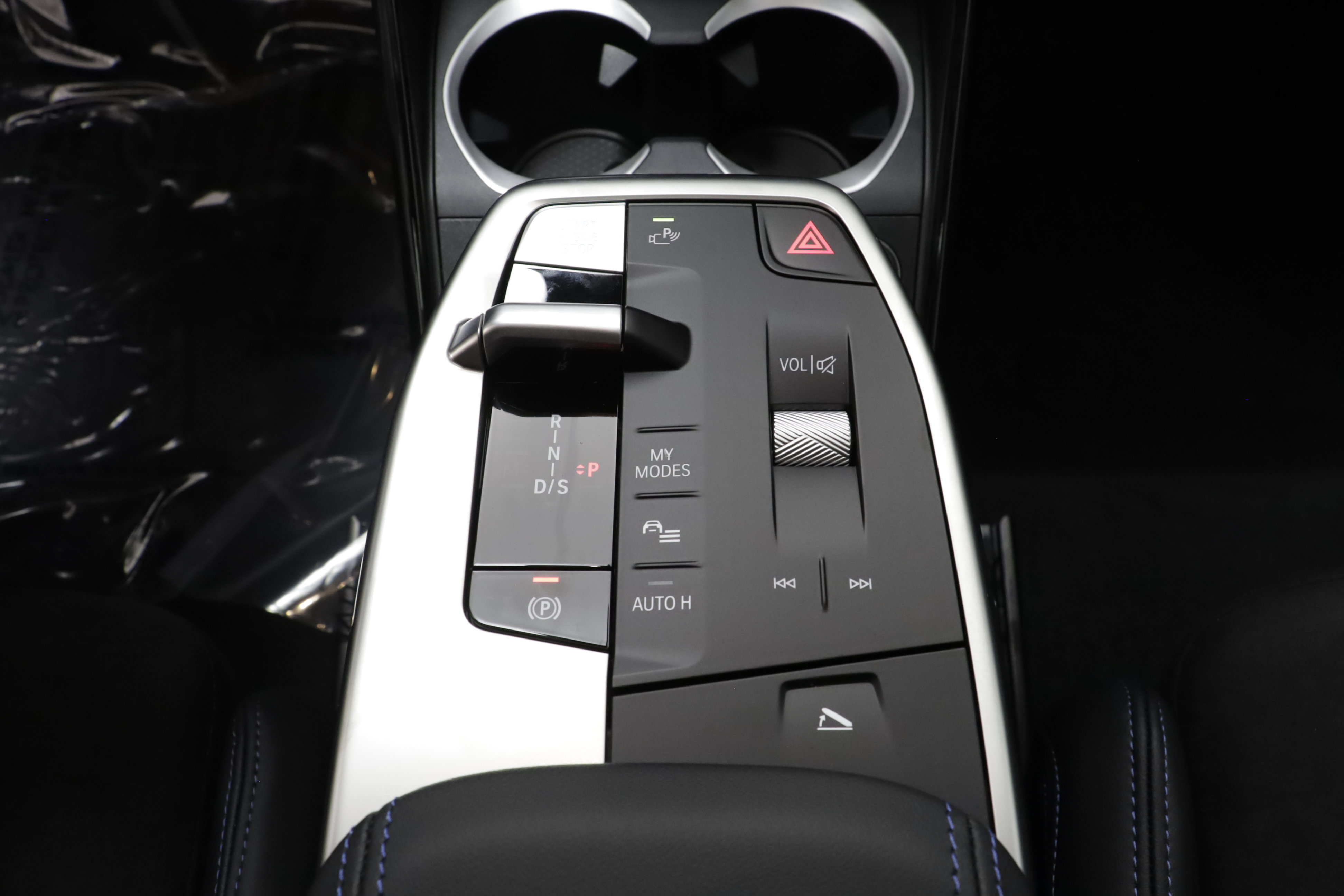 New 2027 BMW X2 xDrive28i w/ Technology Package AWD/4WD image 16