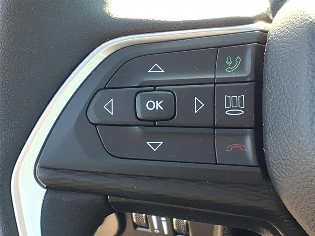 Used 2024 Jeep Grand Cherokee L Altitude image 26