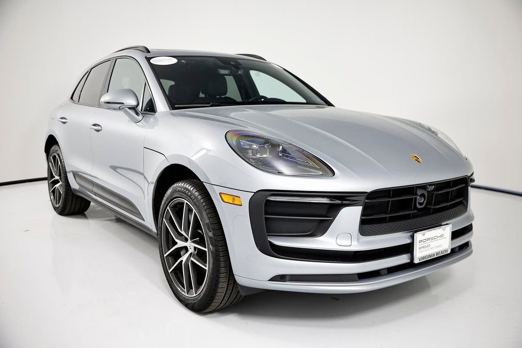 Certified 2025 Porsche Macan image 9