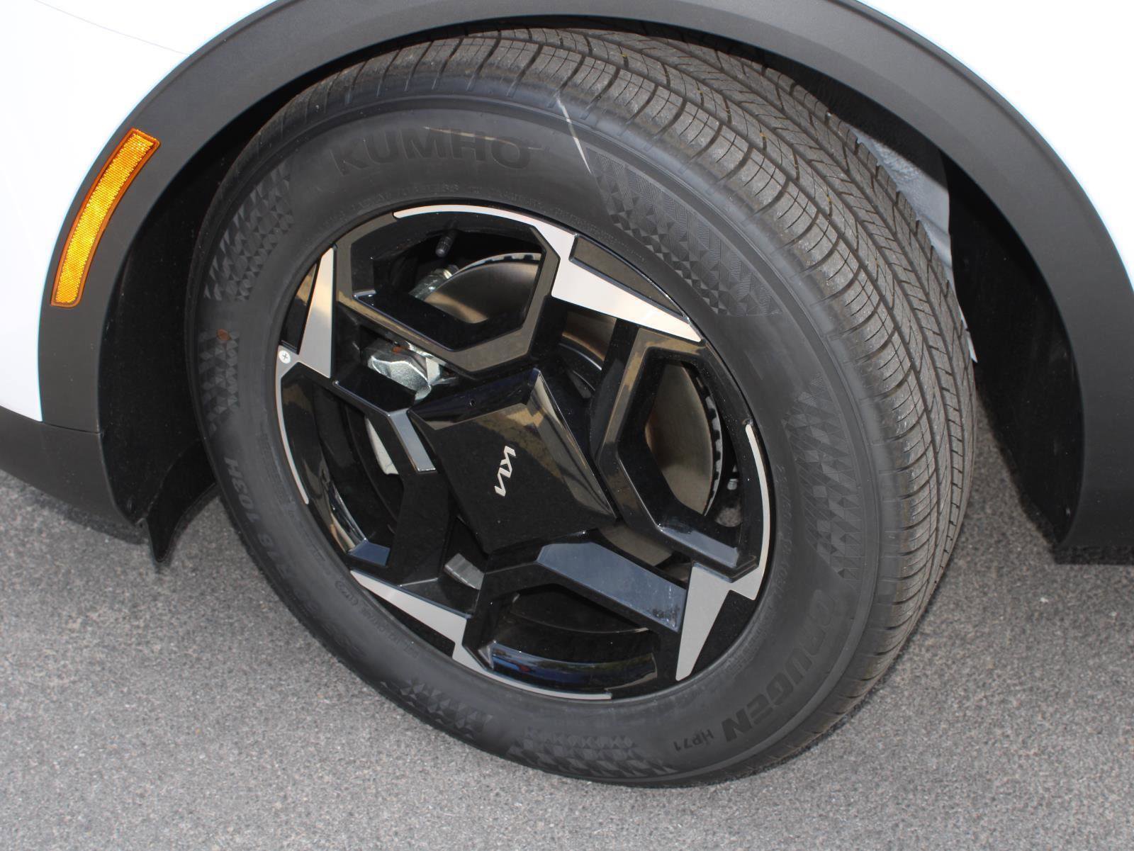 New 2026 Kia Sportage EX w/ EX Panorama Roof Package image 7