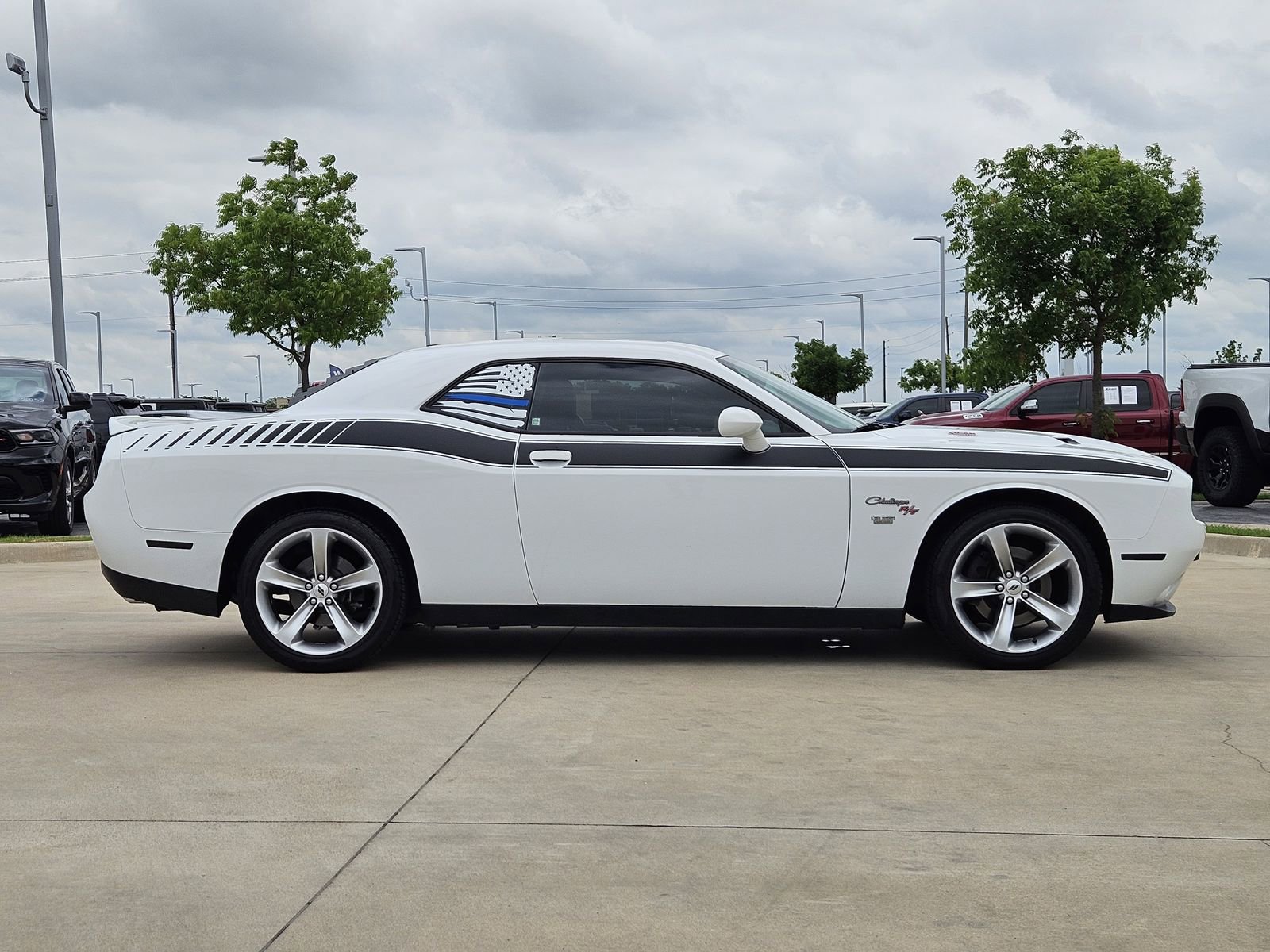 Used 2018 Dodge Challenger R/T RWD image 7
