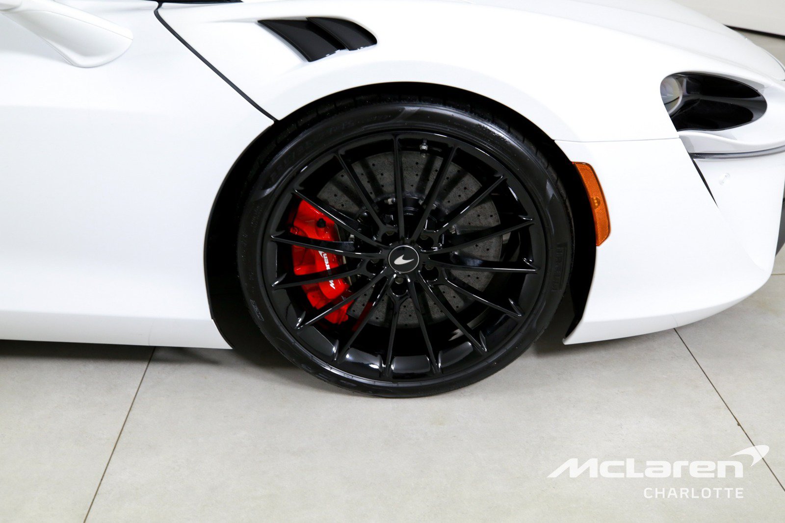 Used 2025 McLaren Artura RWD image 26