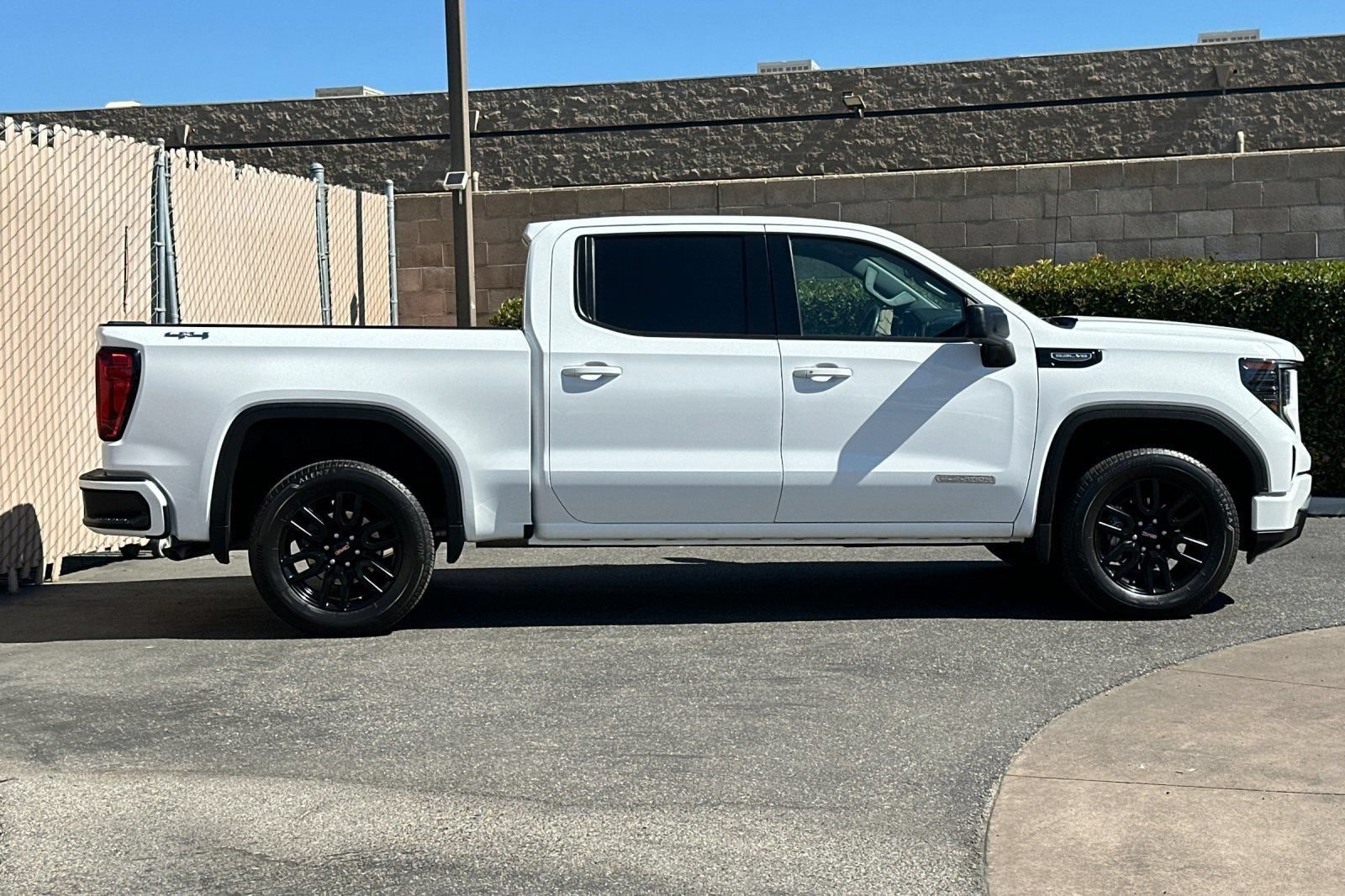 Certified 2024 GMC Sierra 1500 Elevation AWD/4WD image 9