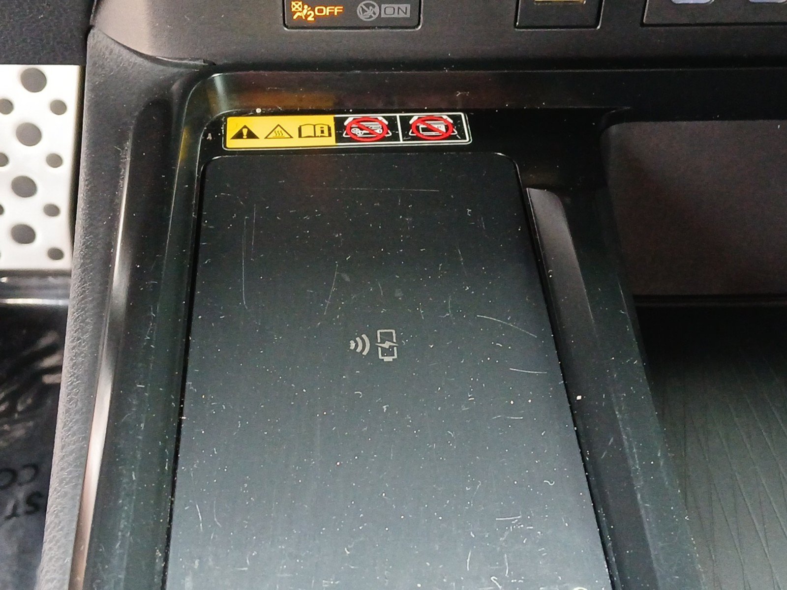 Used 2025 Toyota Camry SE FWD image 15