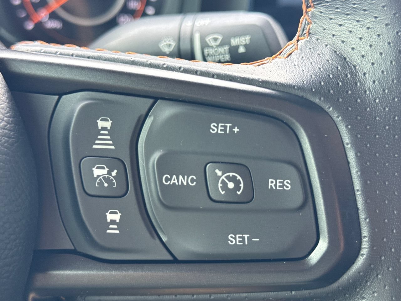 Used 2024 Jeep Gladiator Mojave w/ Technology Group AWD/4WD image 26