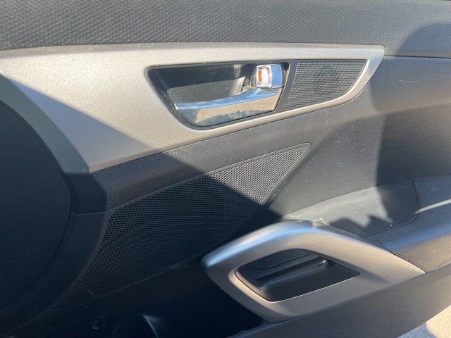 Used 2016 Hyundai Veloster image 27