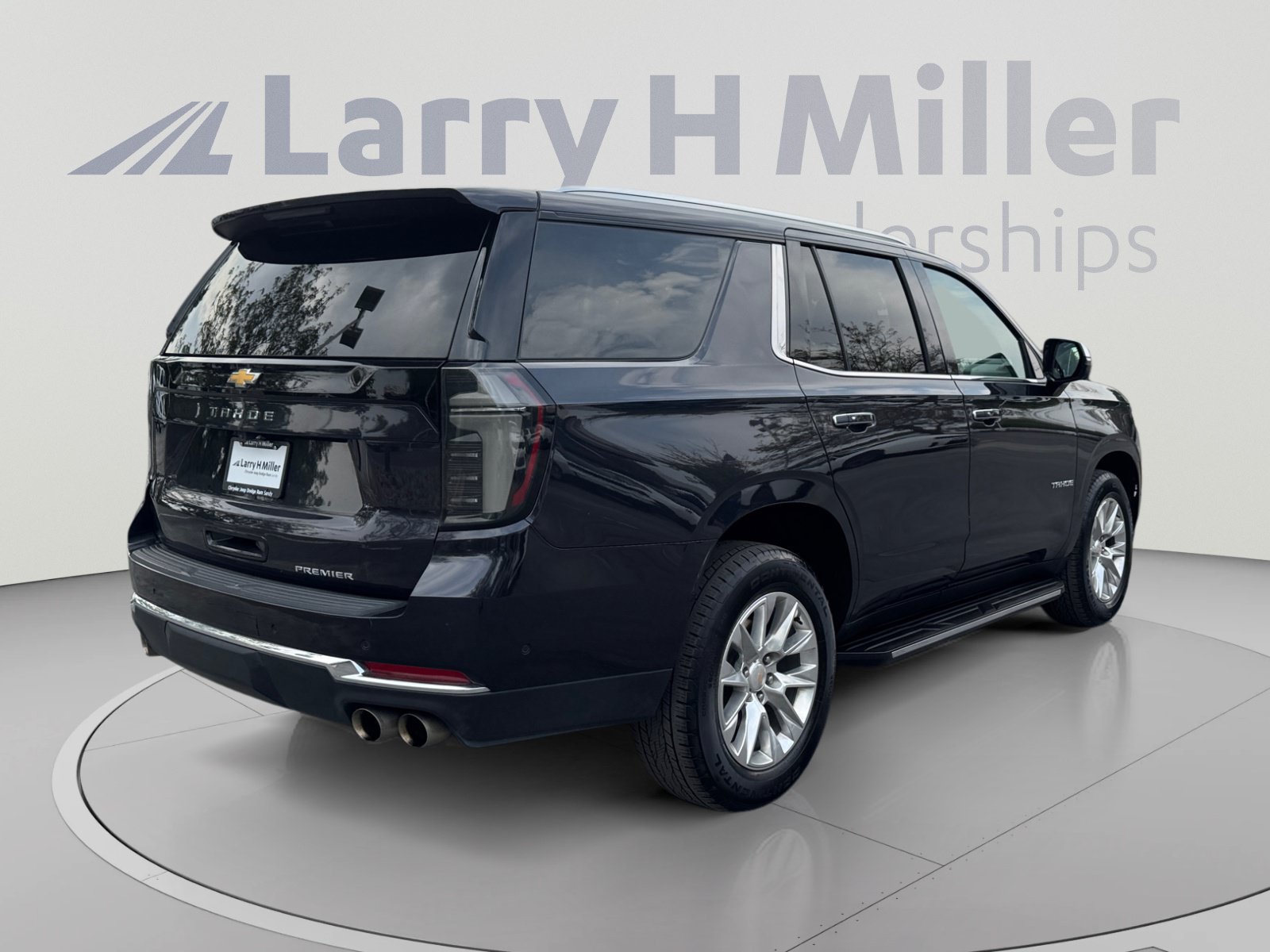 Used 2025 Chevrolet Tahoe Premier AWD/4WD image 5