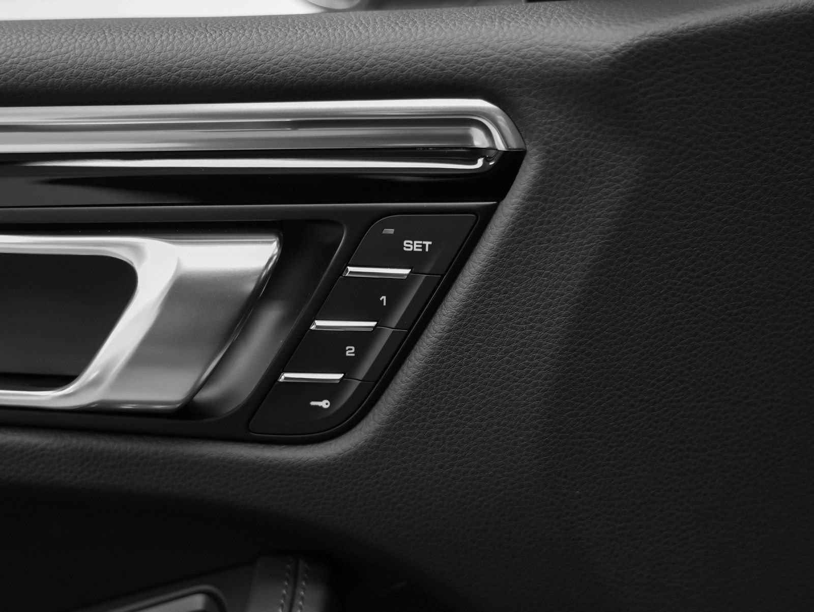 New 2026 Porsche Macan Turbo image 30