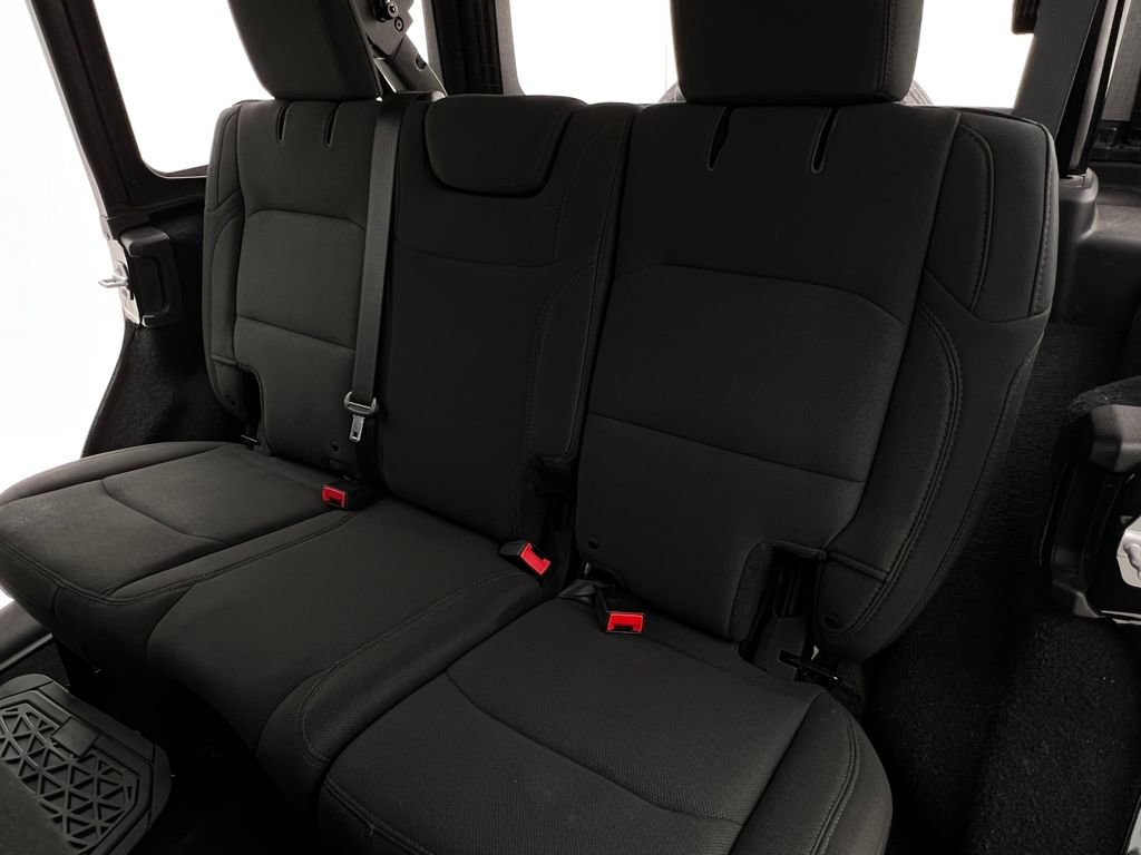 Used 2018 Jeep Wrangler Unlimited Sport image 19