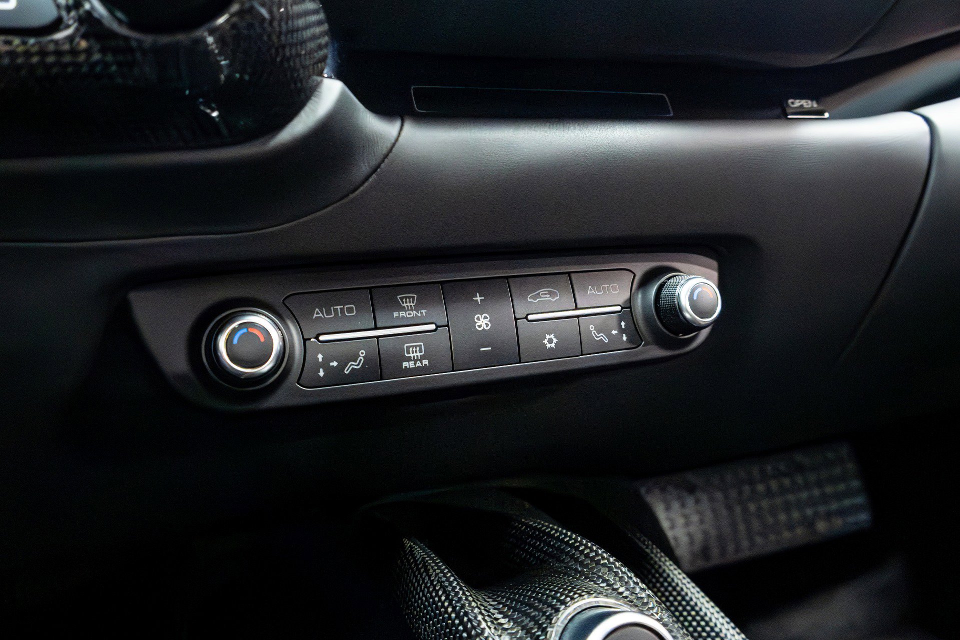 Used 2018 Ferrari 812 Superfast RWD image 71