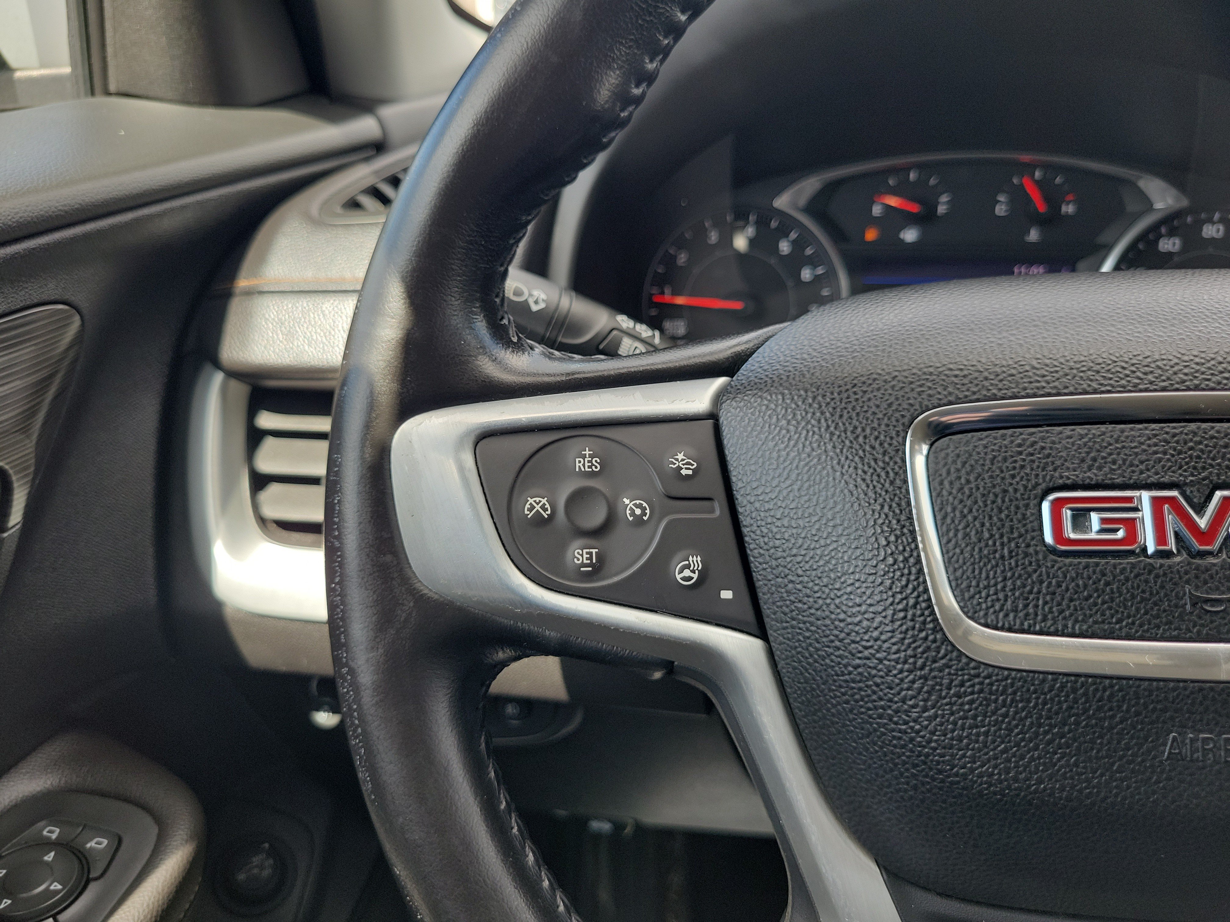 Used 2020 GMC Terrain SLT w/ Preferred Package AWD/4WD image 20