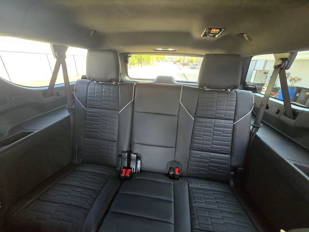 New 2026 Cadillac Escalade ESV Platinum Sport w/ LPO, ONYX Package image 17