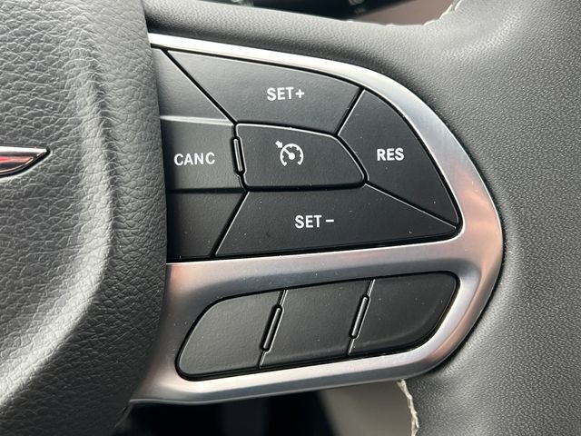 Used 2022 Chrysler Voyager LX FWD image 21