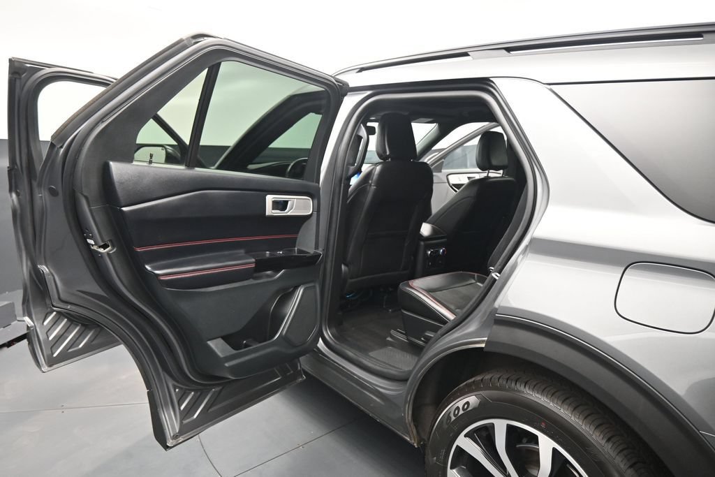 Certified 2023 Ford Explorer ST-Line w/ Class IV Trailer Tow Package RWD image 16