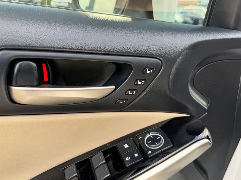 Used 2019 Lexus IS 300 w/ Premium Package RWD image 11