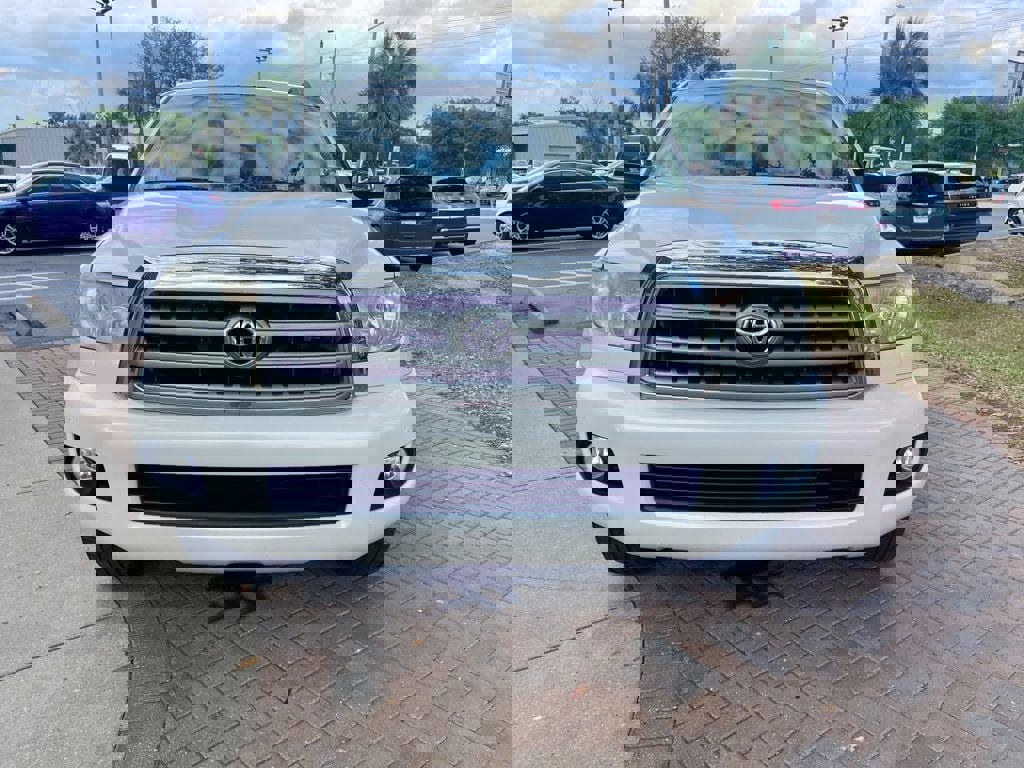 Used 2014 Toyota Sequoia Platinum RWD image 9