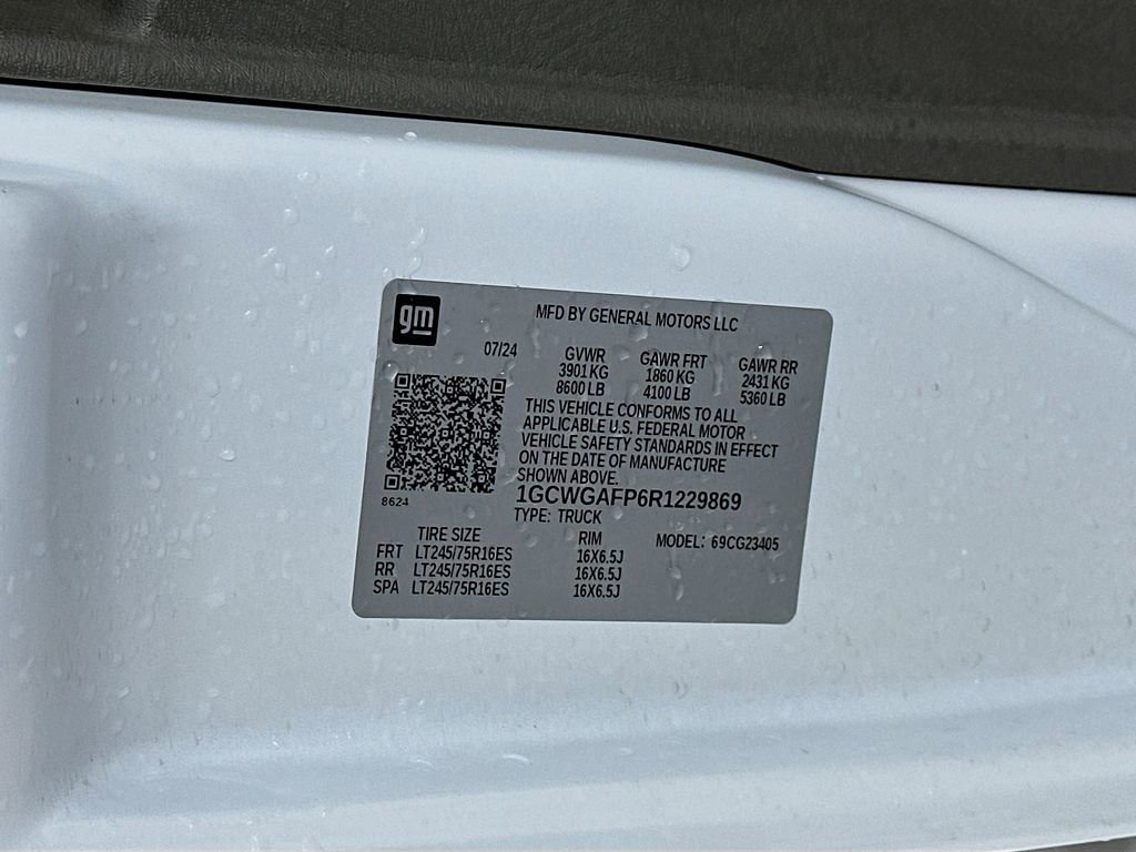Used 2024 Chevrolet Express 2500 w/ Driver Convenience Package RWD image 36