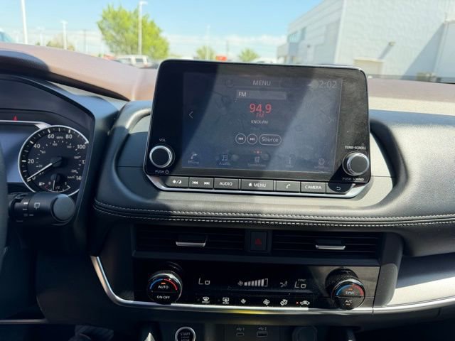 Used 2023 Nissan Rogue SV AWD/4WD image 23