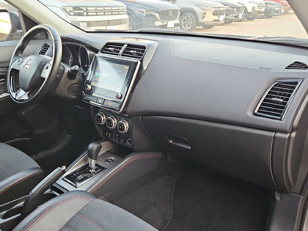 Used 2025 Mitsubishi Outlander Sport SE AWD/4WD image 32