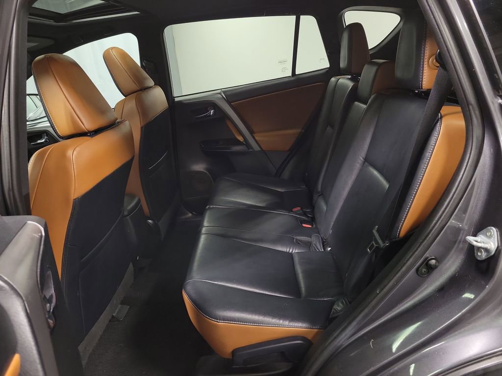 Used 2016 Toyota RAV4 SE image 23