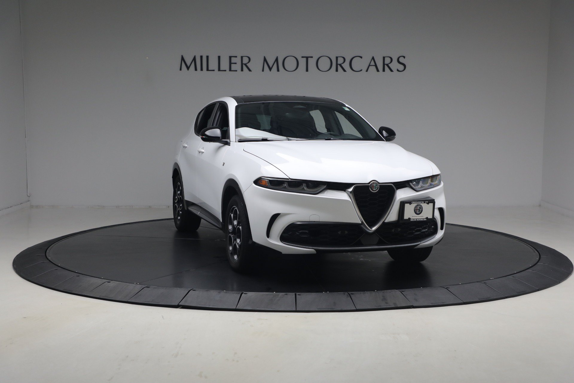 Used 2024 Alfa Romeo Tonale Ti w/ Premium Interior Package AWD/4WD image 10