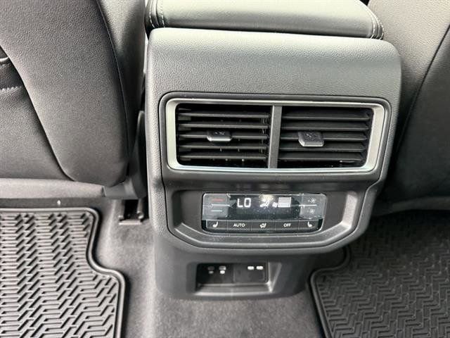 New 2025 Volkswagen Atlas SEL Premium R-Line image 27