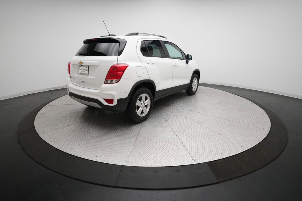 Certified 2022 Chevrolet Trax LT w/ LT Convenience Package image 34