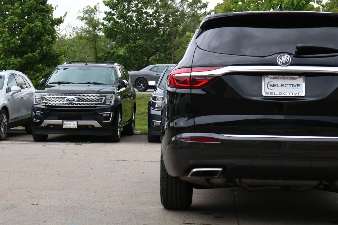 Used 2019 Buick Enclave Essence AWD/4WD image 11