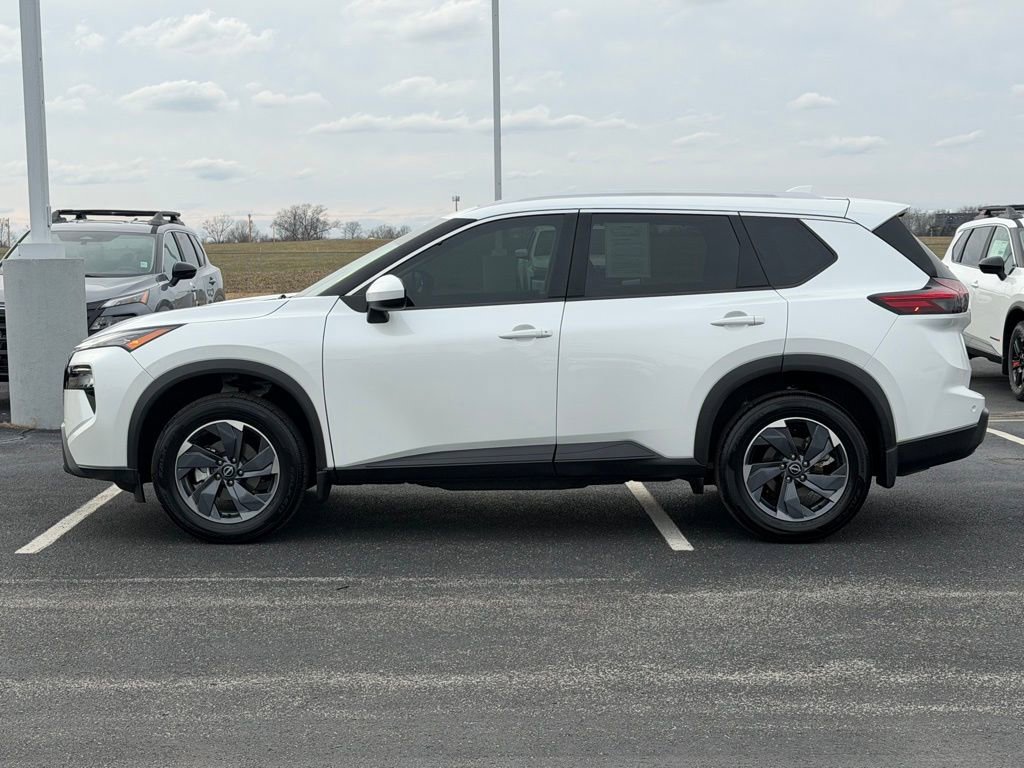 Used 2026 Nissan Rogue SV w/ SV Premium Package image 8