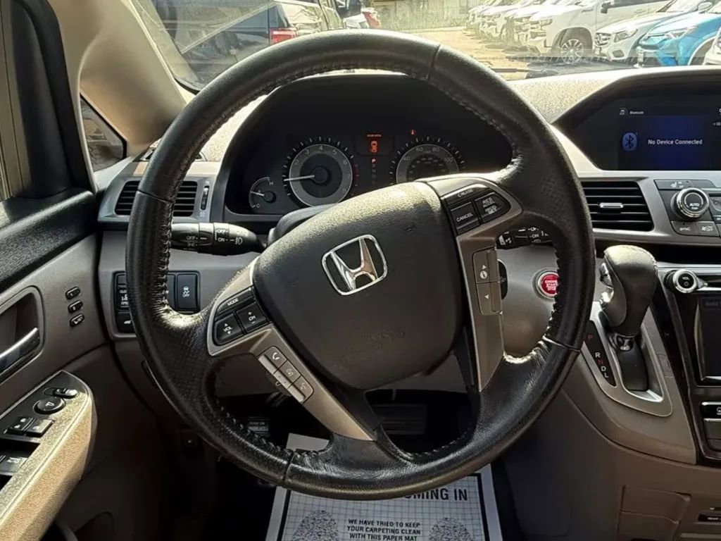 Used 2014 Honda Odyssey Touring image 11