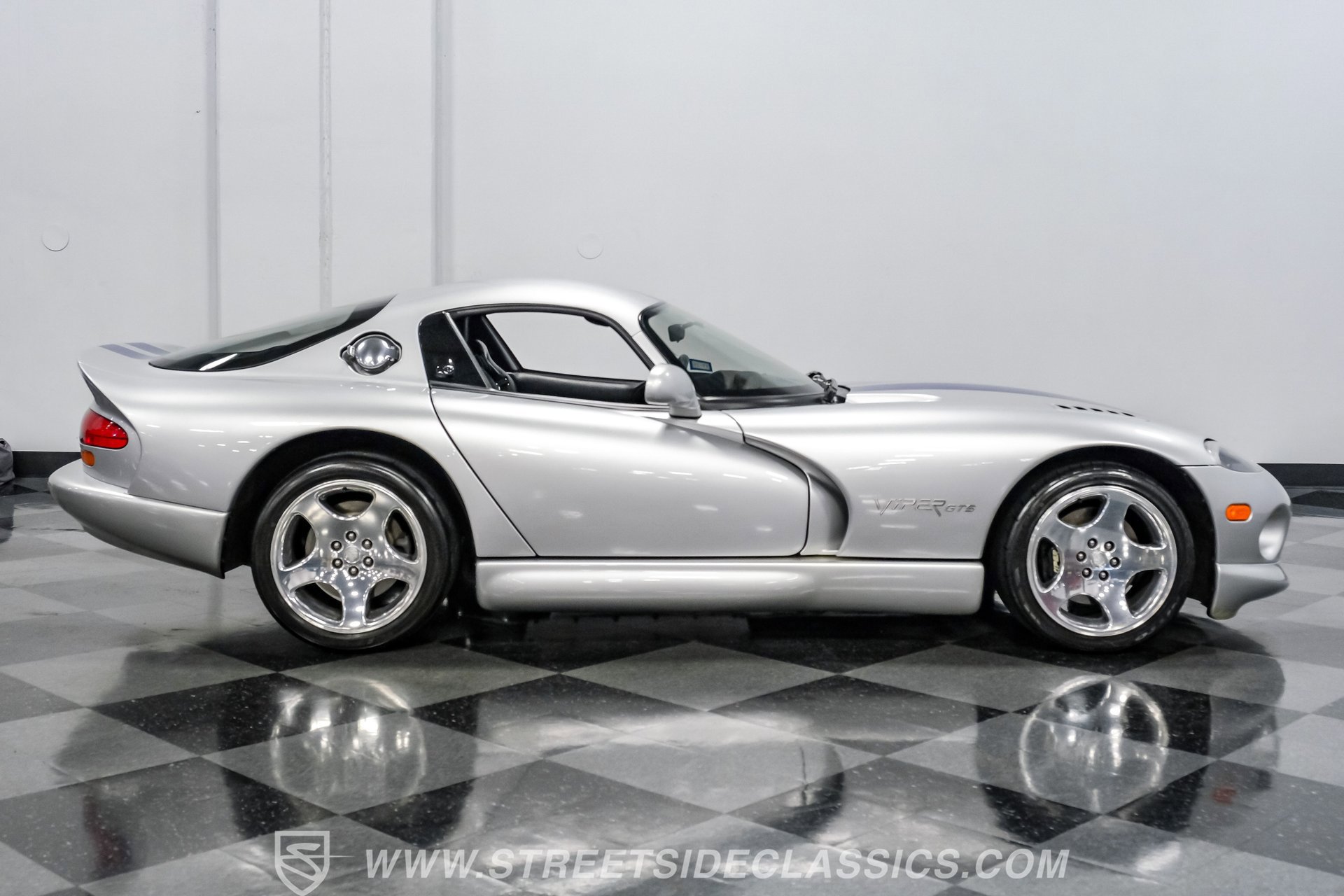 Used 1999 Dodge Viper GTS RWD image 14