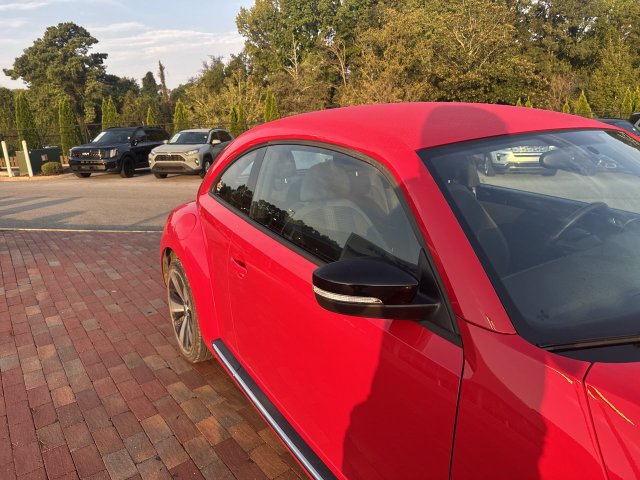 Used 2012 Volkswagen Beetle 2.0T FWD image 18