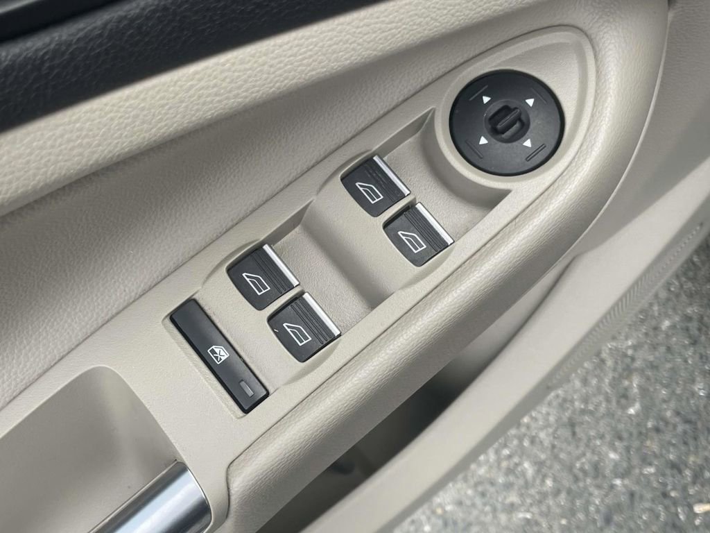 Used 2019 Ford Escape Titanium image 27