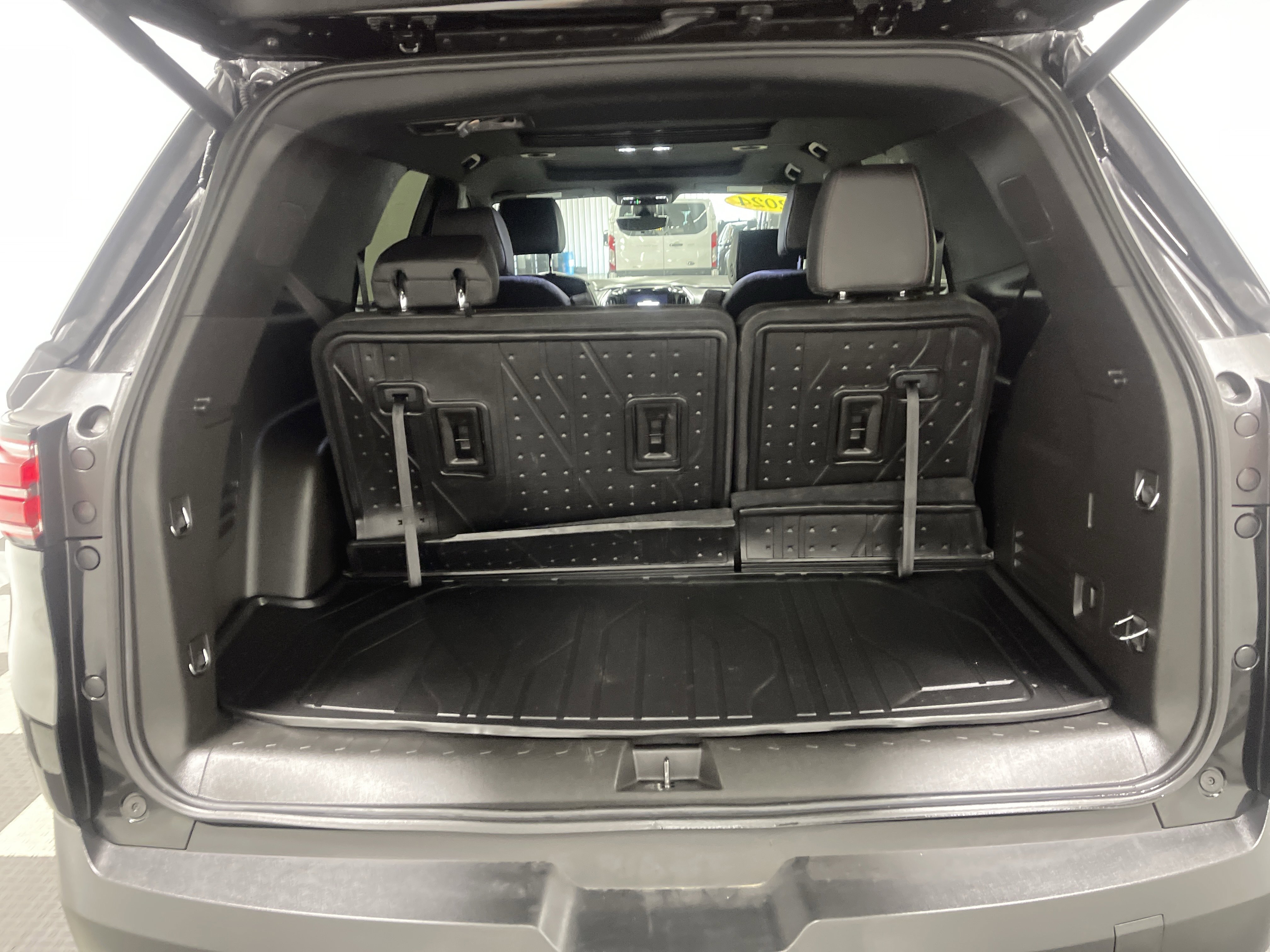 Used 2024 Chevrolet Traverse RS w/ LPO, Floor Liner Package image 18
