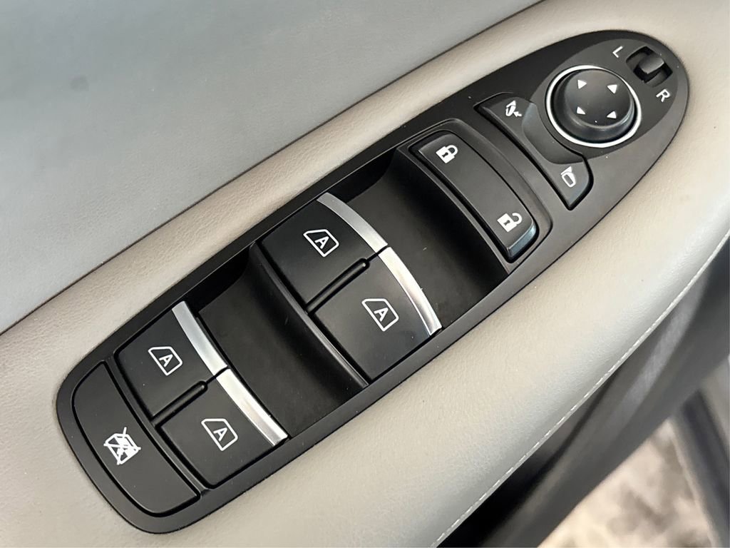 Used 2023 INFINITI QX50 Luxe image 36