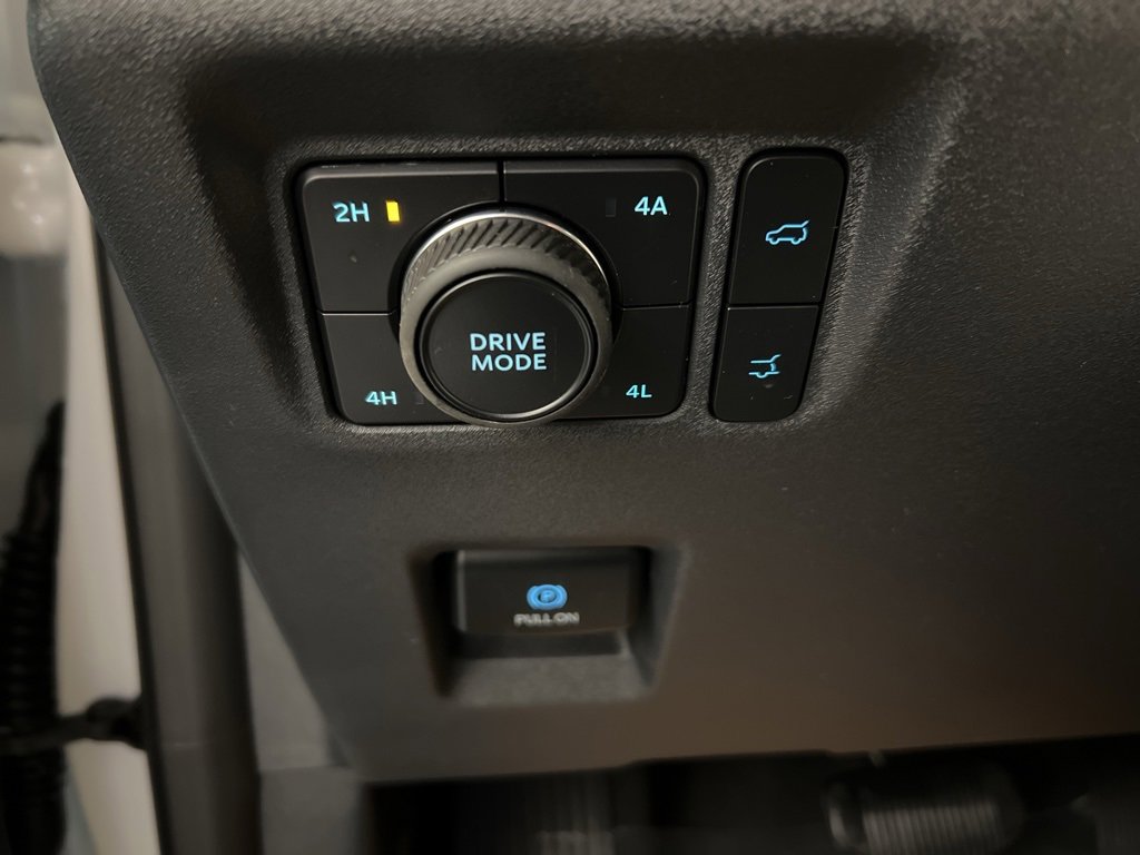 New 2025 Ford Expedition Active image 23