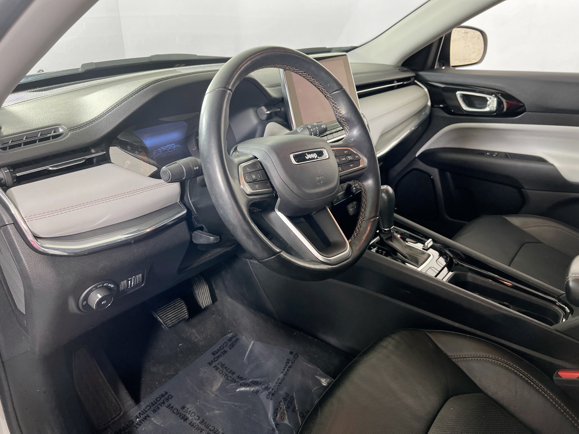 Used 2022 Jeep Compass Limited AWD/4WD image 9