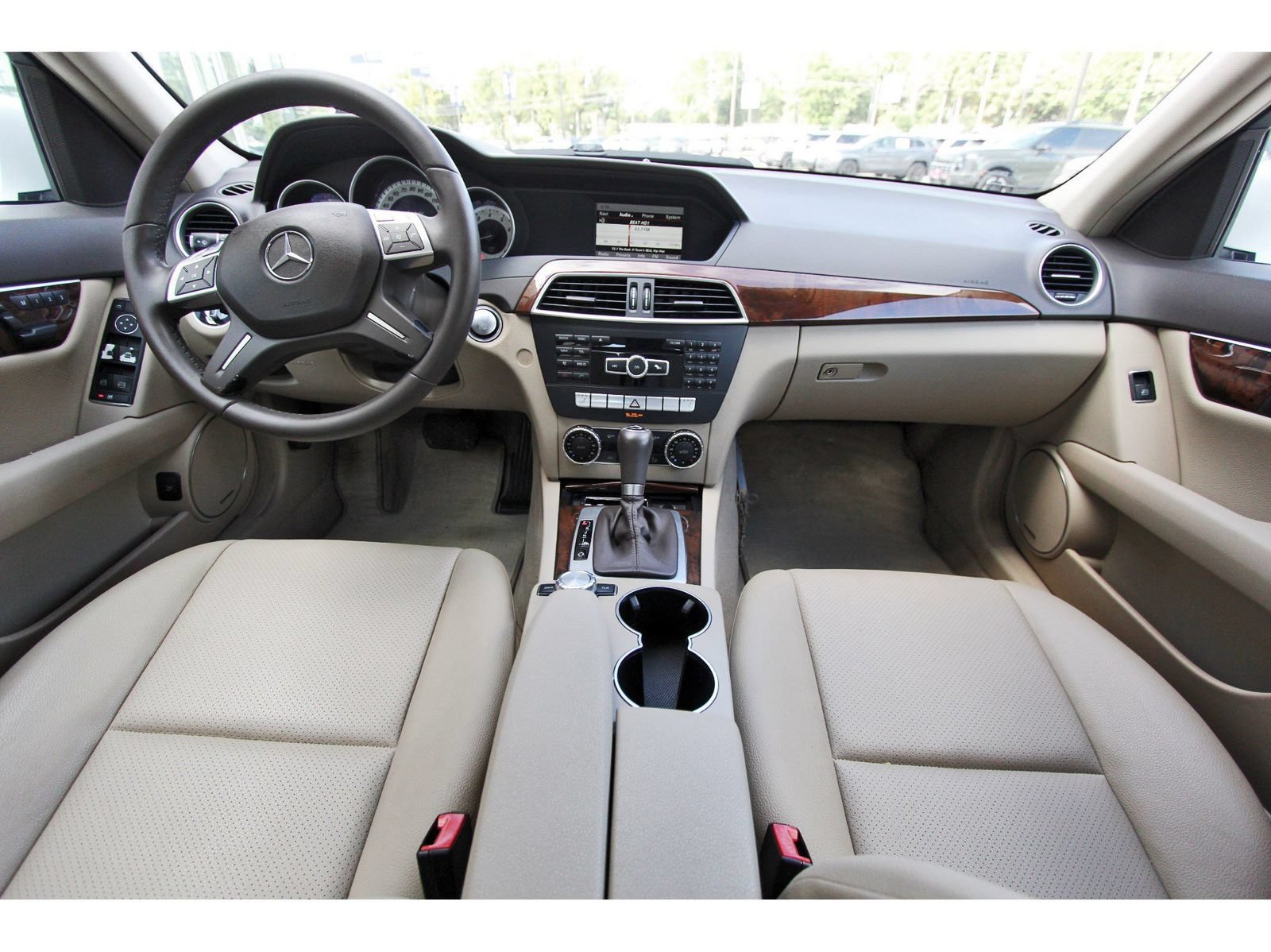 Used 2013 Mercedes-Benz C 250 Sedan image 10