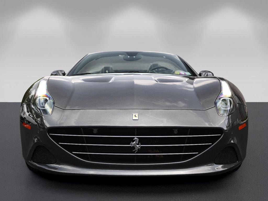 Certified 2016 Ferrari California T RWD image 8