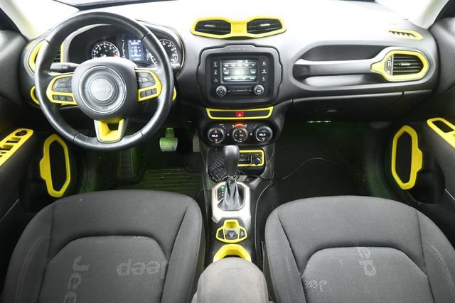 Used 2017 Jeep Renegade Latitude w/ Popular Equipment Group FWD image 20