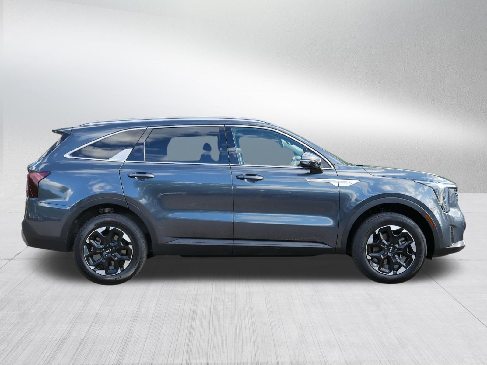 Certified 2025 Kia Sorento S AWD/4WD image 8