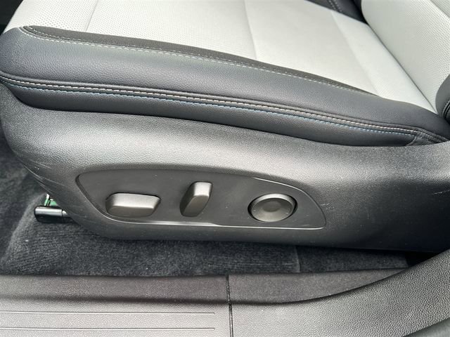 Certified 2025 Chevrolet Equinox EV LT image 17