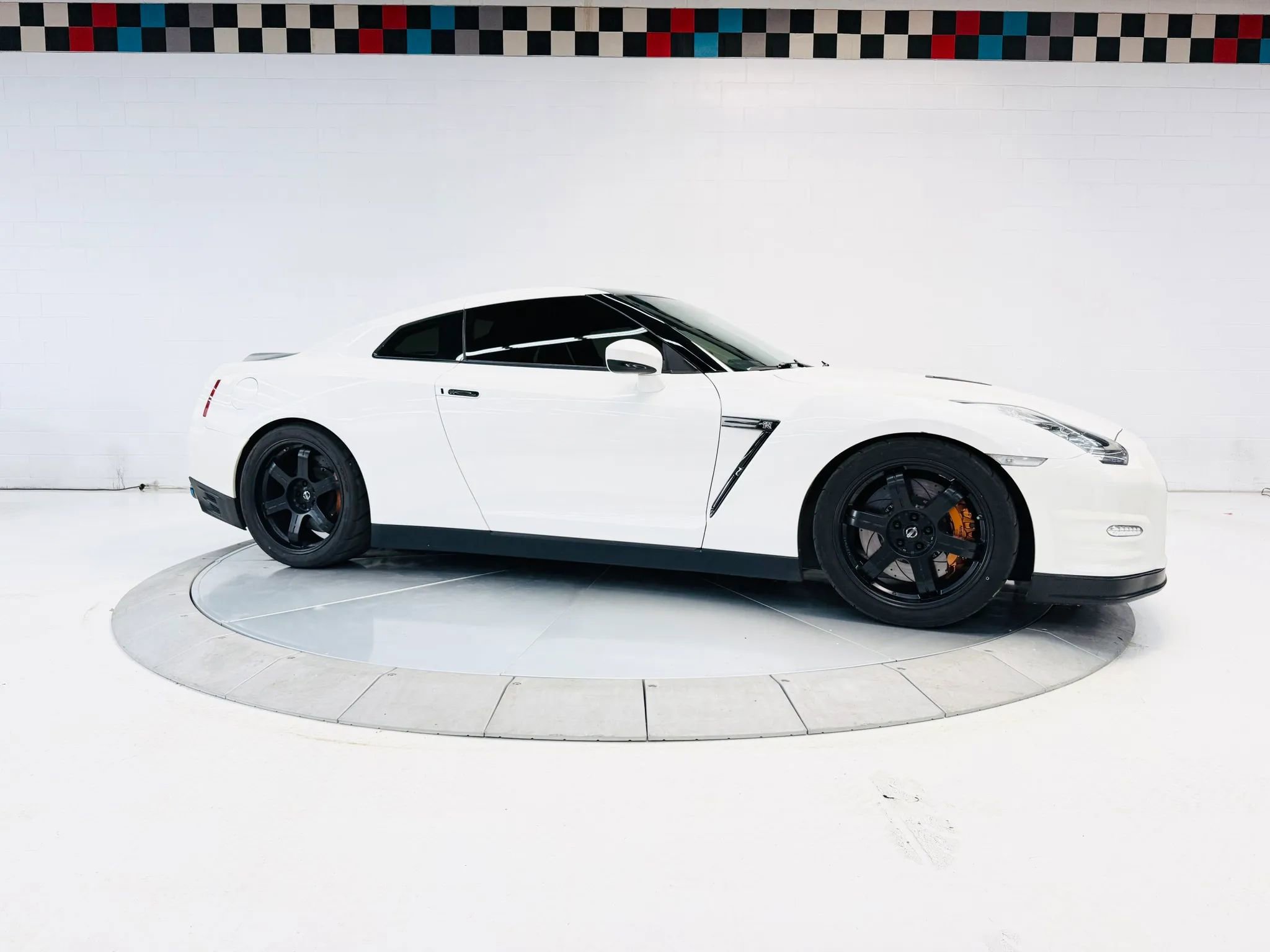 Used 2014 Nissan GT-R Black Edition AWD/4WD image 26