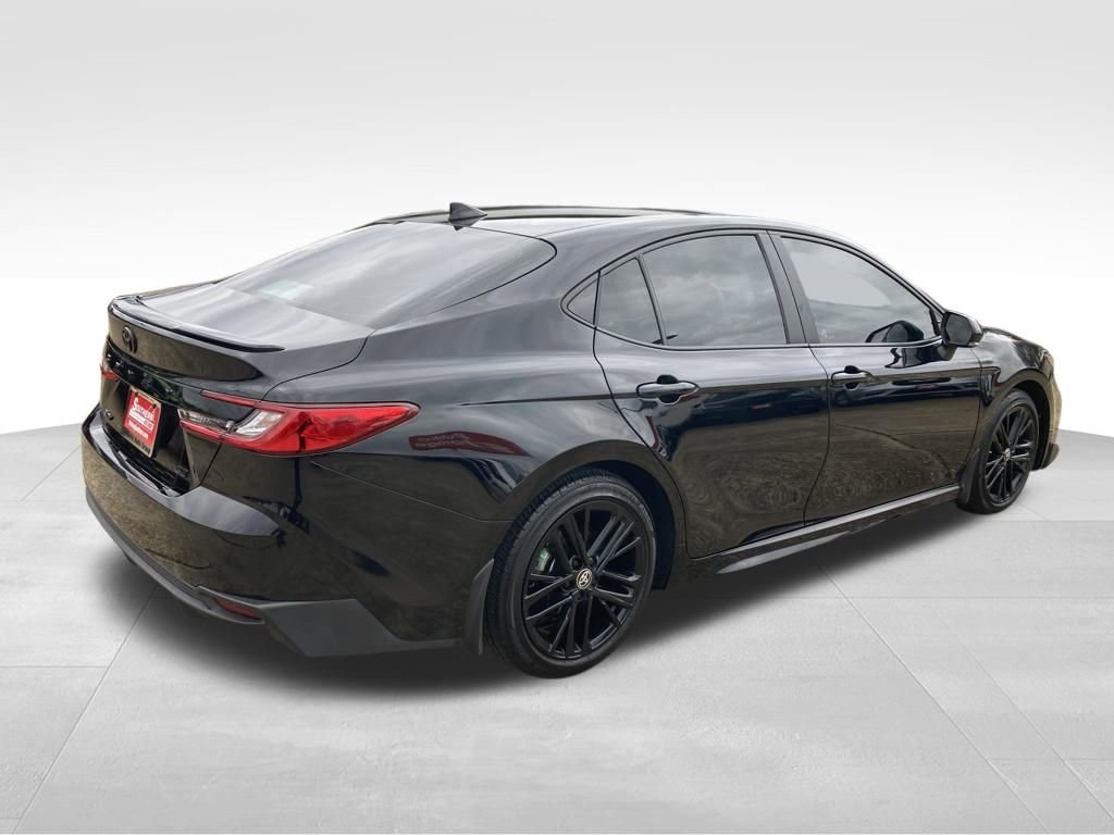 Used 2025 Toyota Camry SE image 5