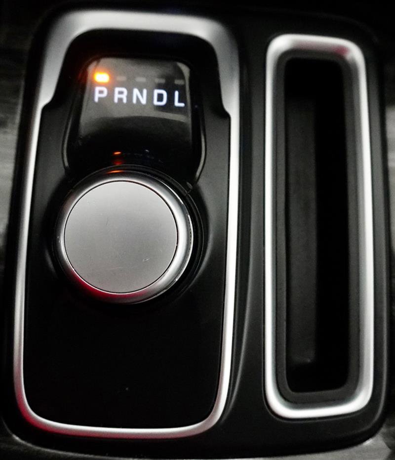 Used 2015 Chrysler 300 Limited image 22