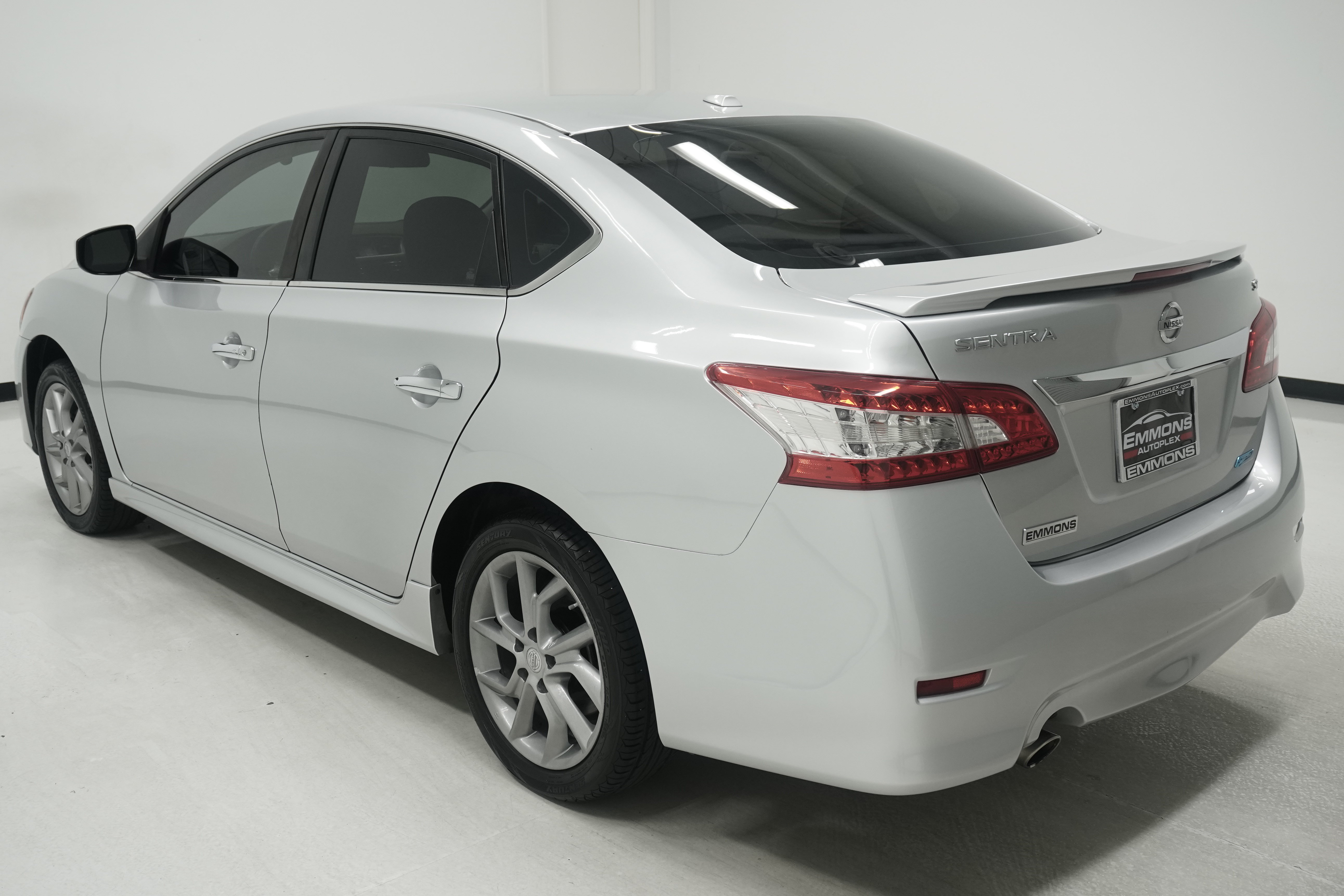 Used 2014 Nissan Sentra SR w/ SR Driver Package FWD image 6