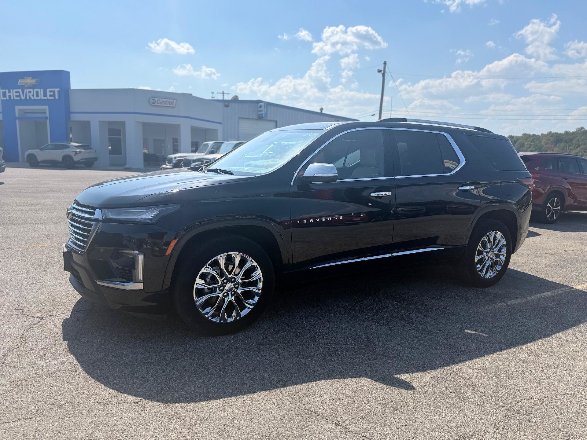 Used 2023 Chevrolet Traverse Premier w/ LPO, Floor Liner Package AWD/4WD image 7