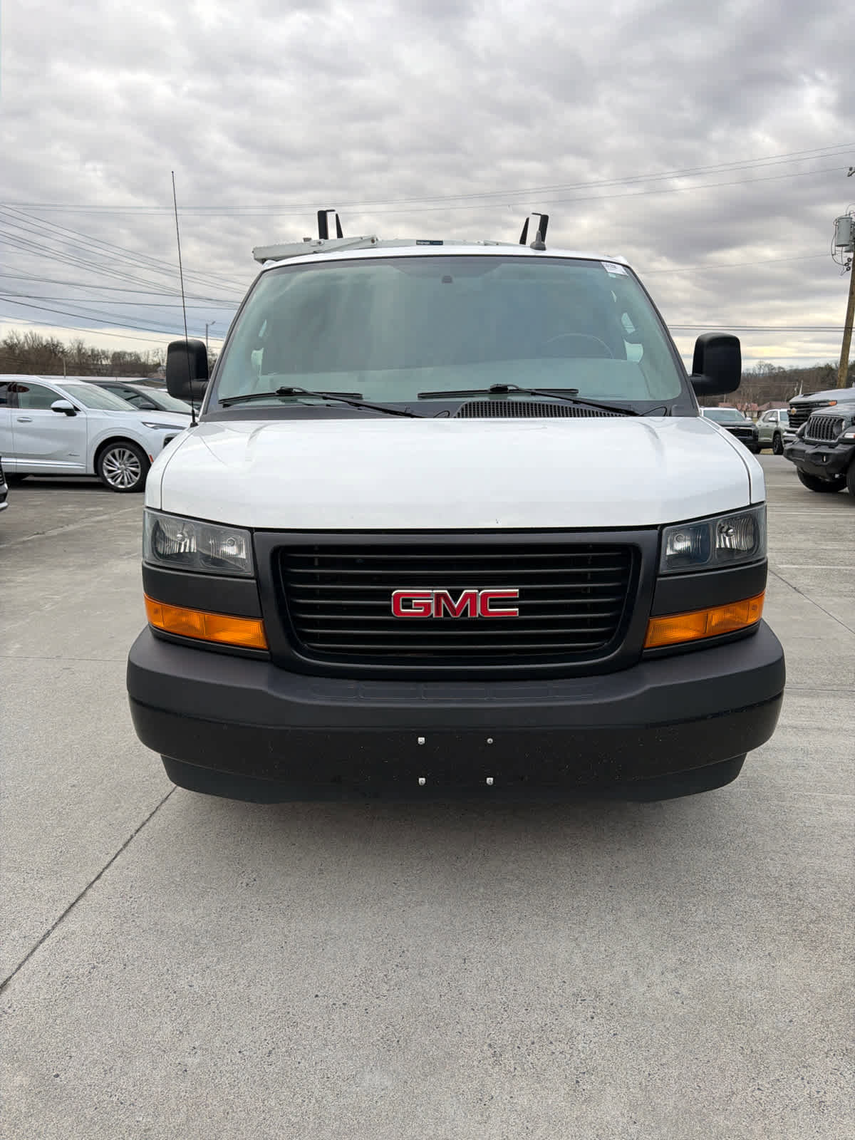 Used 2023 GMC Savana 2500 w/ Driver Convenience Package RWD image 3